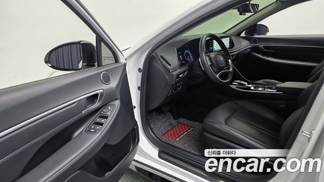 Hyundai Sonata 2022 — photo 17