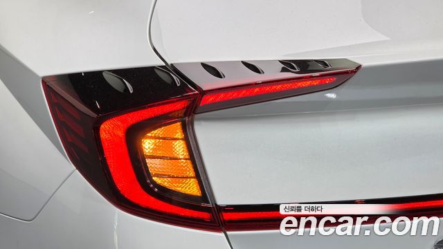 Hyundai Sonata 2022 — photo 9