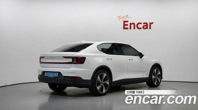 Polestar Polestar 2 2023 — photo 2