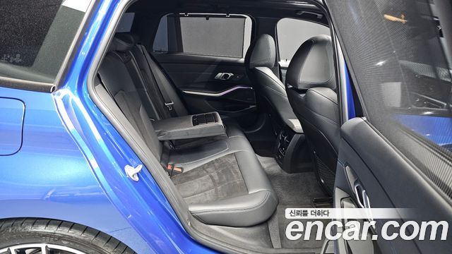 BMW 3-Series 2021 — photo 17