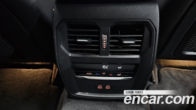 BMW 3-Series 2021 — photo 24
