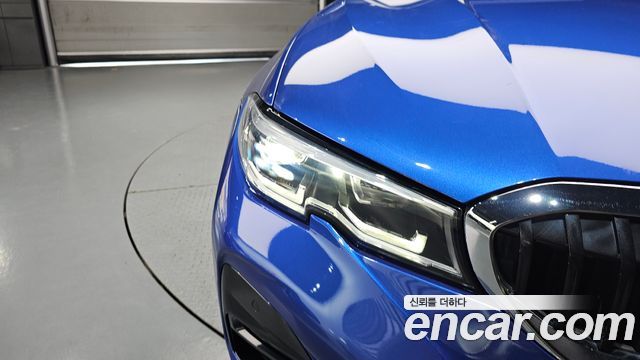 BMW 3-Series 2021 — photo 8