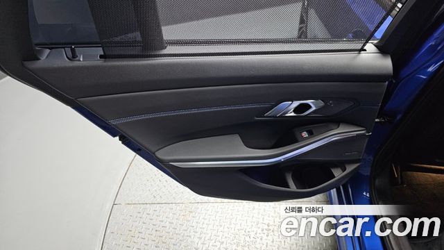 BMW 3-Series 2021 — photo 15