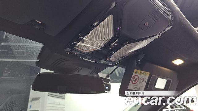 BMW 3-Series 2021 — photo 31