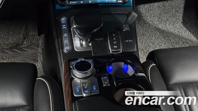 Genesis G90 2019 — photo 12