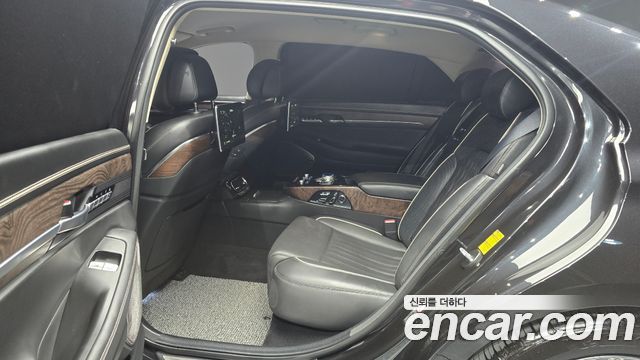Genesis G90 2019 — photo 17