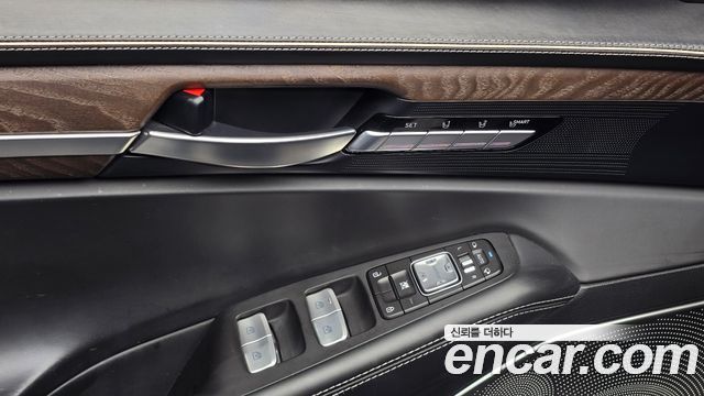 Genesis G90 2019 — photo 25
