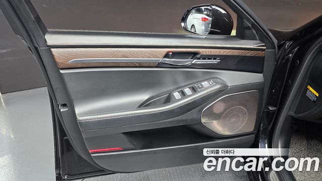 Genesis G90 2019 — photo 14