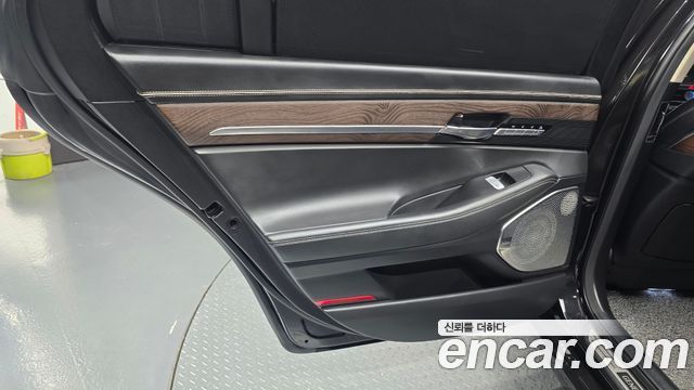 Genesis G90 2019 — photo 15