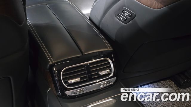 Genesis G90 2019 — photo 27