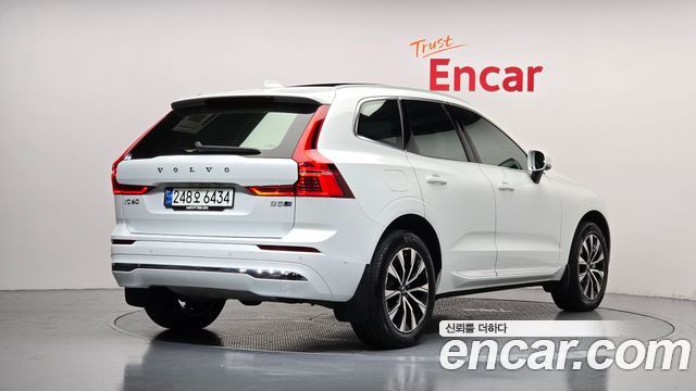 Volvo XC60 2024 — photo 2