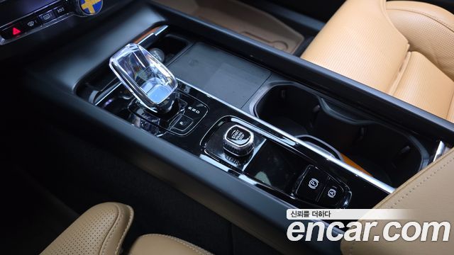 Volvo XC60 2024 — photo 9