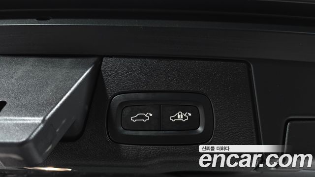 Volvo XC60 2024 — photo 16