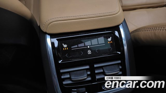 Volvo XC60 2024 — photo 17