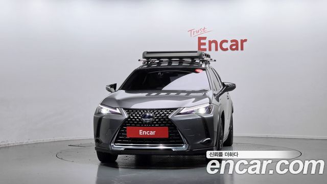 Lexus UX 2021 — photo 3