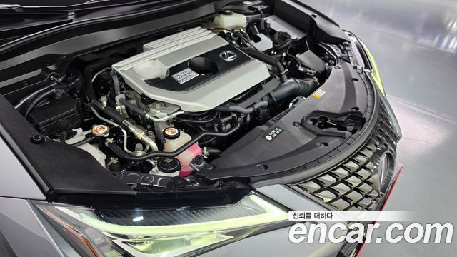 Lexus UX 2021 — photo 6
