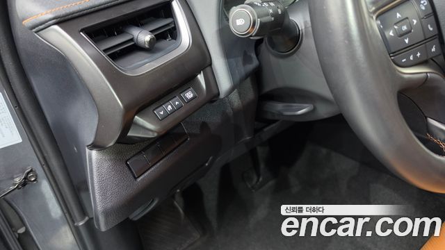Lexus UX 2021 — photo 23