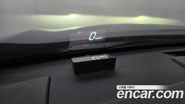 Lexus UX 2021 — photo 28