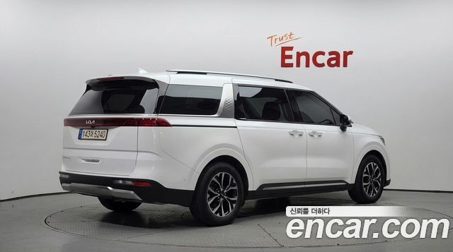 Kia Canival 2023 — photo 2