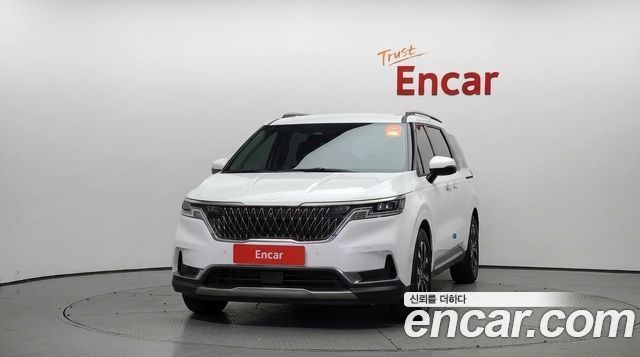 Kia Canival 2023 — photo 3