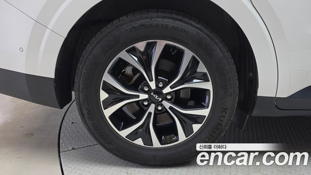 Kia Canival 2023 — photo 5