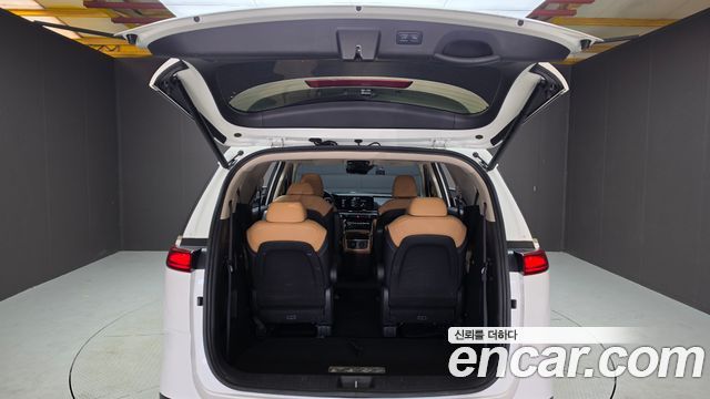 Kia Canival 2023 — photo 27