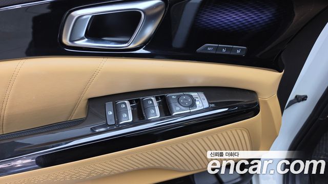 Kia Canival 2023 — photo 32