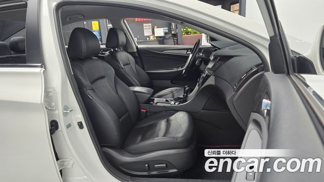 Hyundai Sonata 2013 — photo 16