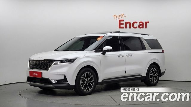 Kia Canival 2023 — photo 1