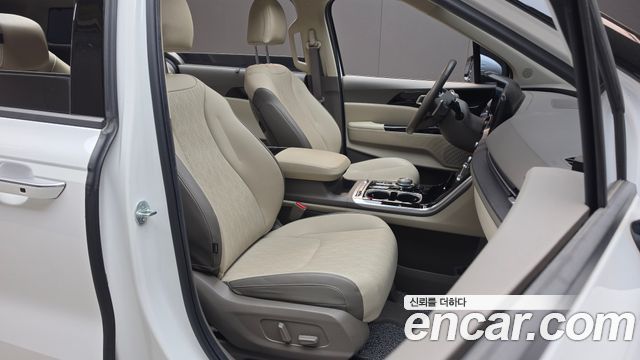 Kia Canival 2023 — photo 18