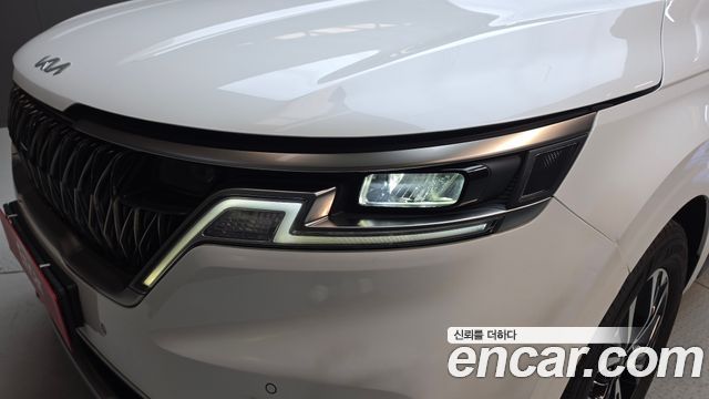 Kia Canival 2023 — photo 8