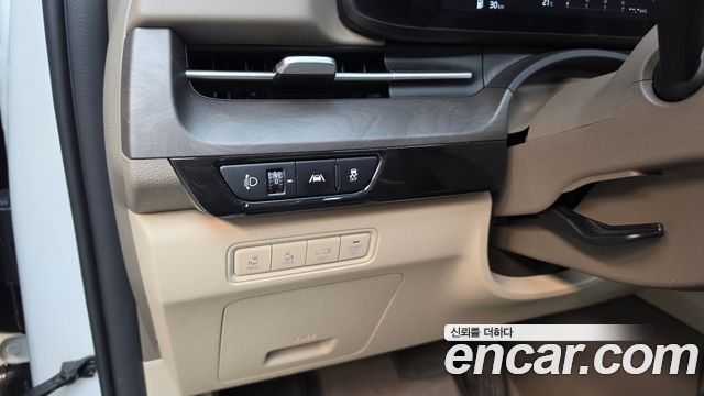 Kia Canival 2023 — photo 29