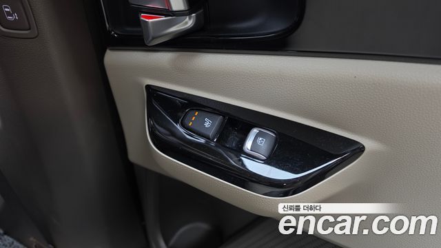 Kia Canival 2023 — photo 31
