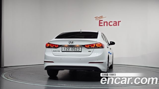 Hyundai AVANTE 2016 — photo 4