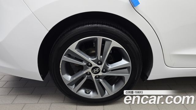 Hyundai AVANTE 2016 — photo 5