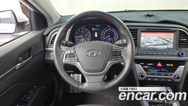 Hyundai AVANTE 2016 — photo 13