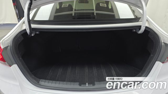 Hyundai AVANTE 2016 — photo 20