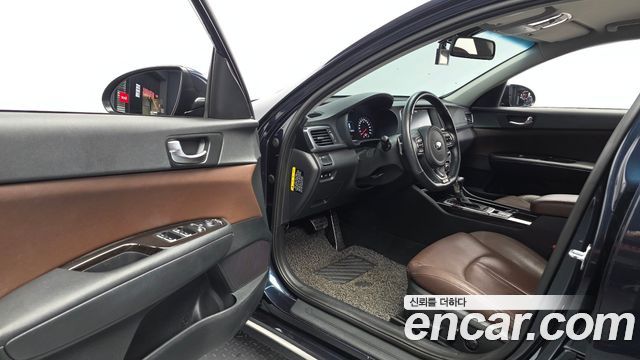 Kia K5 2016 — photo 13