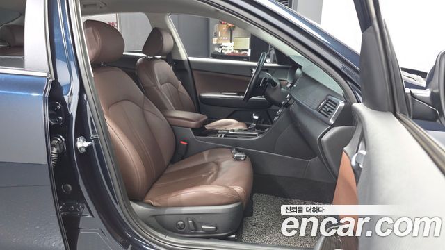Kia K5 2016 — photo 18