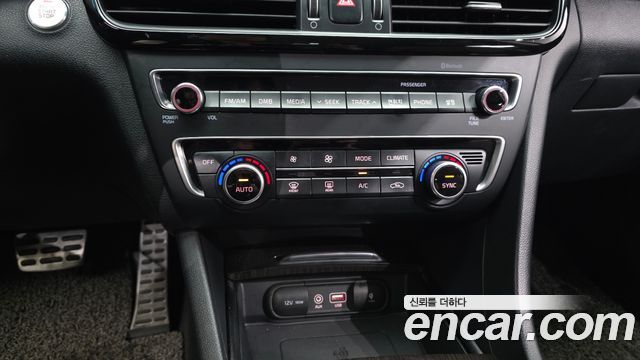 Kia K5 2016 — photo 22