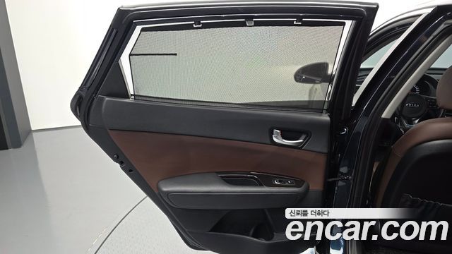 Kia K5 2016 — photo 15