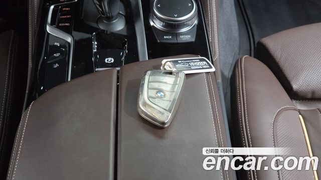 BMW Gran Turismo 2023 — photo 21