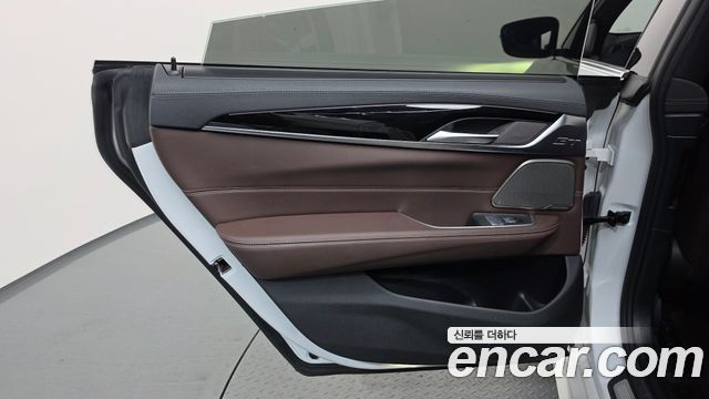 BMW Gran Turismo 2023 — photo 15