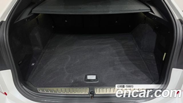 BMW Gran Turismo 2023 — photo 27