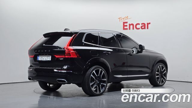 Volvo XC60 2018 — photo 2