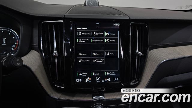 Volvo XC60 2018 — photo 14