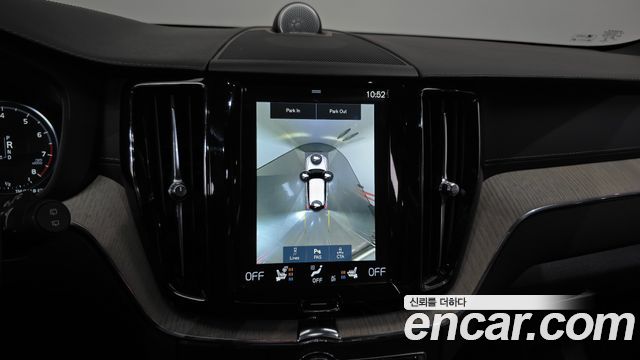 Volvo XC60 2018 — photo 15