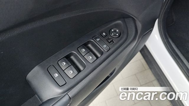 Hyundai Venue 2025 — photo 28