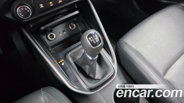 Kia Carens 2015 — photo 12