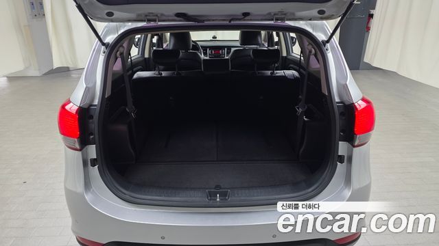 Kia Carens 2015 — photo 22